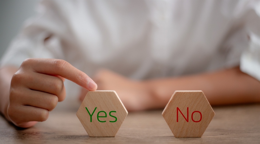 Polymarket Grabs Nearly 55% of 4B Prediction Market as Iran Bets Test CFTC Crackdown